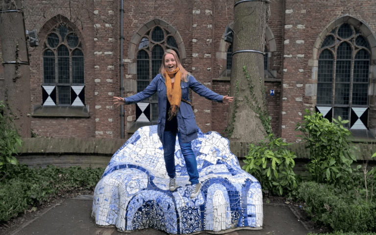 Tarja van Veldhoven is a mom of three trilingual children. In her words: During a family vacation to Finland, our two-year-old daughter spent time playing interpreter for her Finnish grandparents and her Dutch father. Now at age nine, she is trilingual. She speaks Dutch, Finnish and English.